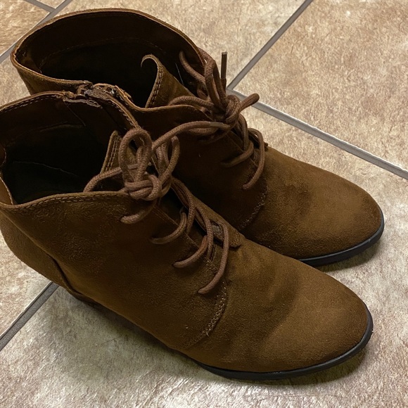American Eagle Women’s Brown Size 7.5M Booties - Picture 1 of 8